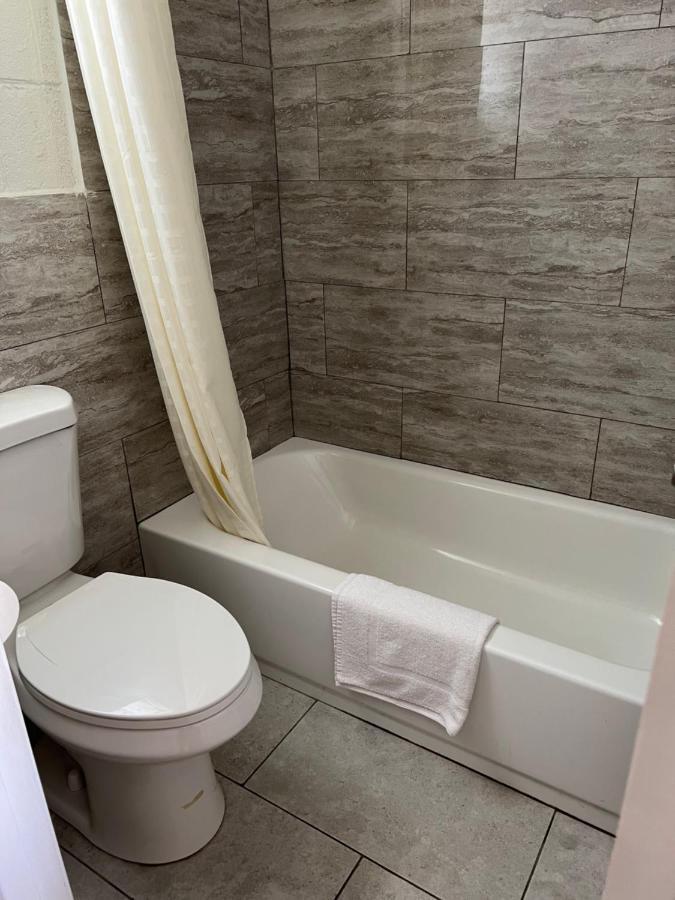 Ballinger Inn Bagian luar foto