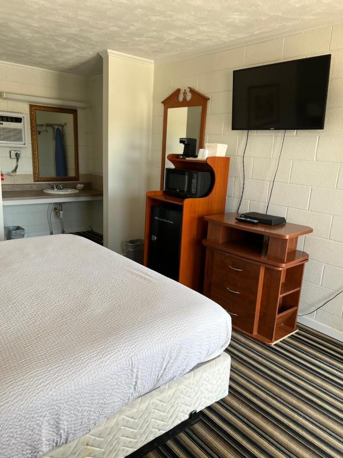 Ballinger Inn Bagian luar foto