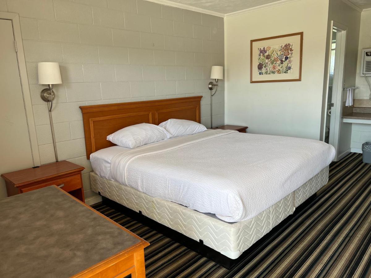 Ballinger Inn Bagian luar foto